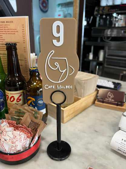 Etiqueta Marcamesa numero y logo